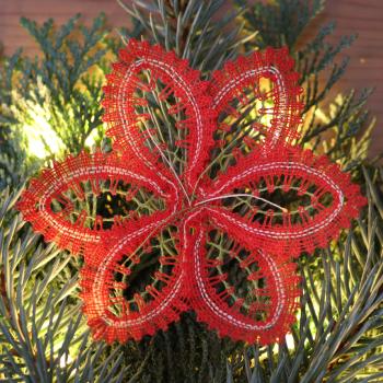 Preview: 520 Klöppelbrief "Ritterstern" in 3D-Optik zum Aufhängen